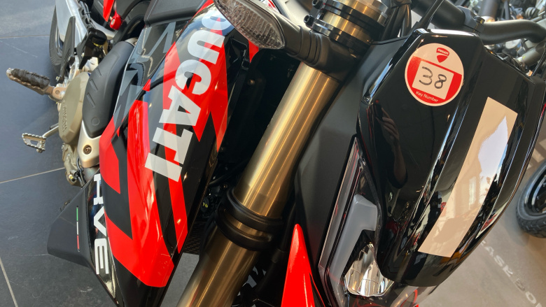 Ducati Hypermotard 698 RVE (24MY)